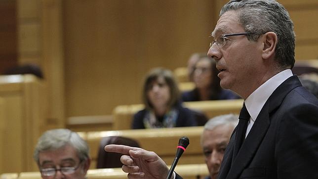 Gallardón: «Ninguna confesión religiosa puede inspirar la legislación del Gobierno»