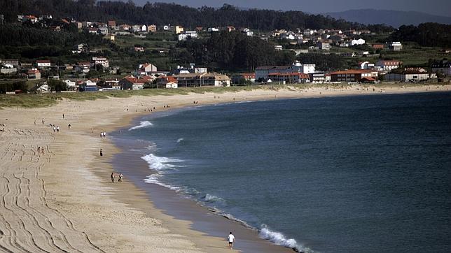 La playa pontevedresa de A Lanzada luce completamente recuperada