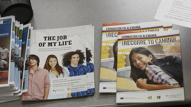 Los jóvenes españoles colapsan un programa alemán para atraer trabajadores