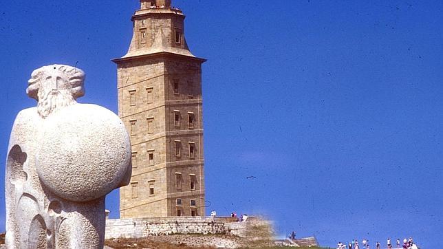 La Torre de Hércules es el faro romano más antiguo del mundo que continúa activo