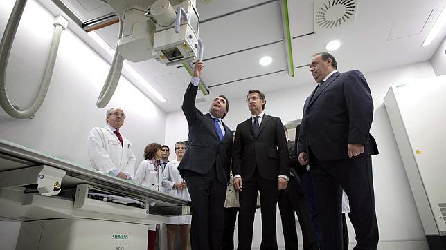 Feijóo durante su visita al nuevo servicio de urgencias del Chuac el pasado marzo