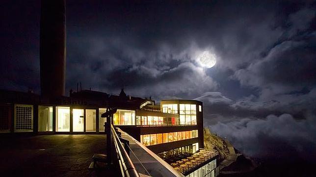 Noche de luna llena en el Säntis