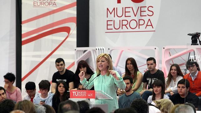 Elena Valenciano durante su intervención en un mitin en Gijón