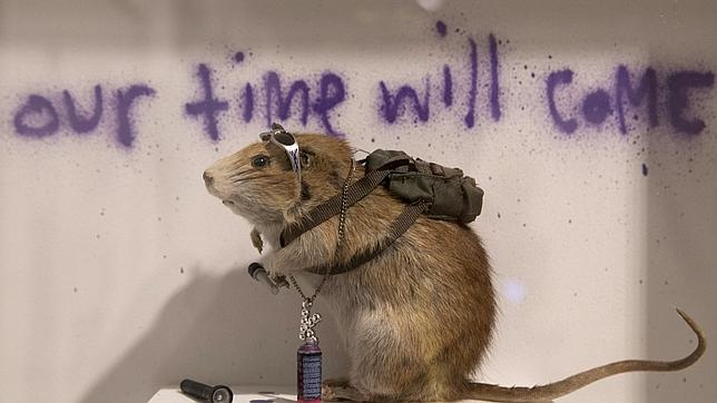 Pest Control, una pieza que Banksy coló en un museo y que cuesta ahora 615 euros