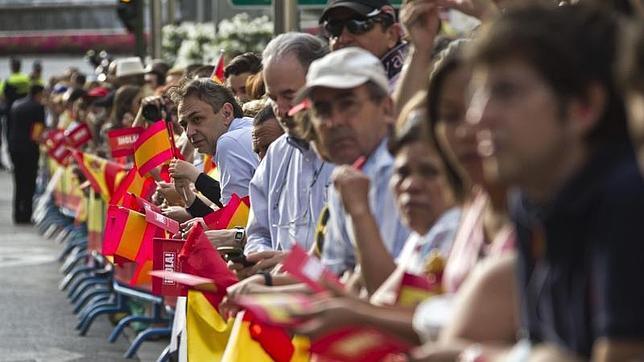 Las calles de Madrid se han llenado de banderas de España