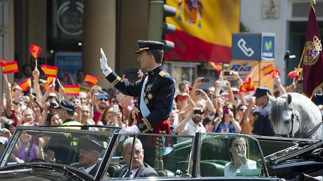 El Rey saluda a los ciudadanos en Callao