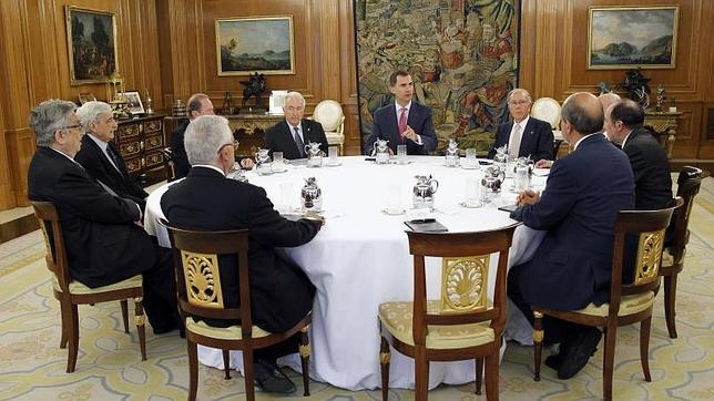 Don Felipe, en la reunión dentro de Zarzuela