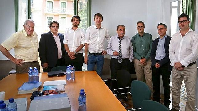 Imagen de la reunión celebrada entre dirigentes de ACPV y varios eurodiputados