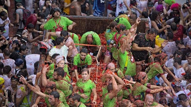 Imagen de la tradicional «guerra de tomates» de Buñol