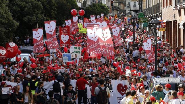 Miles de manifestantes han protestado frente al ministerio de Justicia, en el centro de Madrid