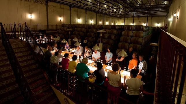Cata en una bodega de la Ribera del Guadiana