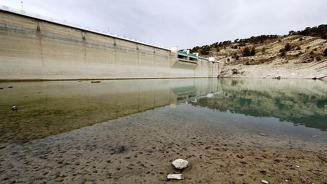 Imagen del embalse de Amadorio en Alicante