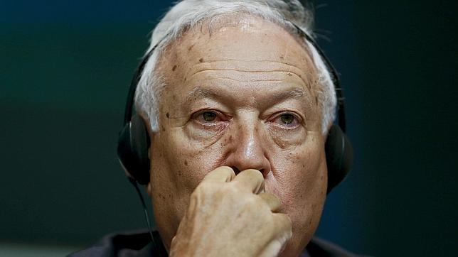 El ministro de Exteriores español, José Manuel García-Margallo, sigue con gesto pensativo la conferencia internacional sobre Libia celebrada en Madrid el pasado 17 de septiembre