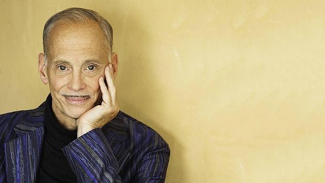 John Waters, con su peculiar bigote