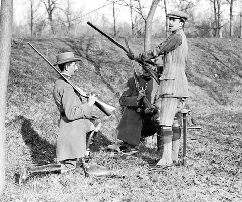 Alfonso XIII y sus escopeteros en una cacería regia en Aranjuez, en 1909