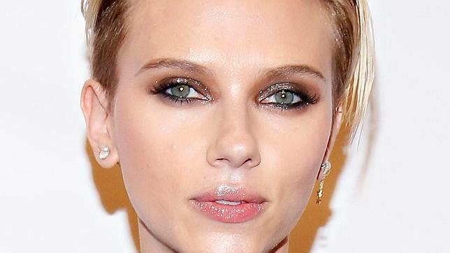 Scarlett Johansson con su nuevo look