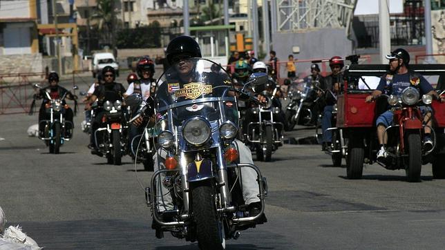 Un hijo del «Che» ofrece recorridos por  Cuba en moto