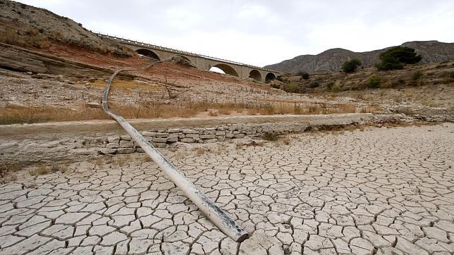 Imagen del embalse de Amadorio en la provincia de Alicante