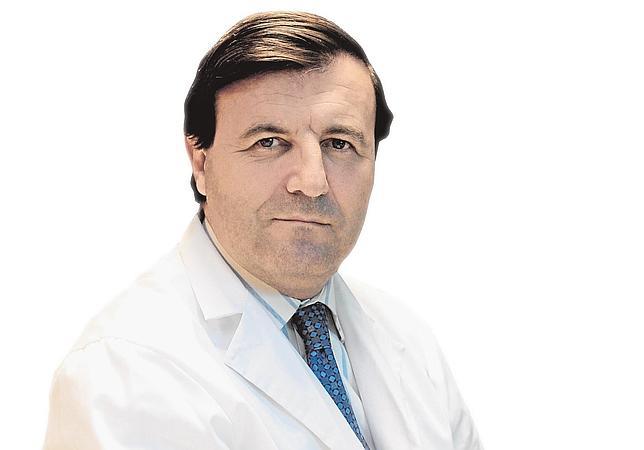 Emilio de Vicente dirige el Servicio de Cirugía General del Hospital Universitario Madrid Sanchinarro