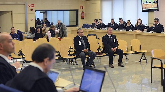 Roberto López Abad y Juan Ramón Avilés durante el juicio celebrado ayer en la Audiencia Nacional
