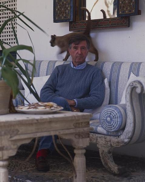 Jaime Parladé en «Alcuzcuz», su casa rondeña, en 1996