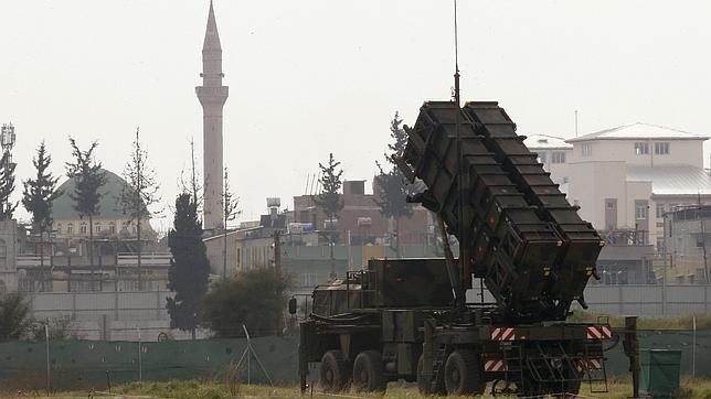 Un lanzador de la batería Patriot española en las inmediaciones del aeropuerto de Adana, en el sur de Turquía