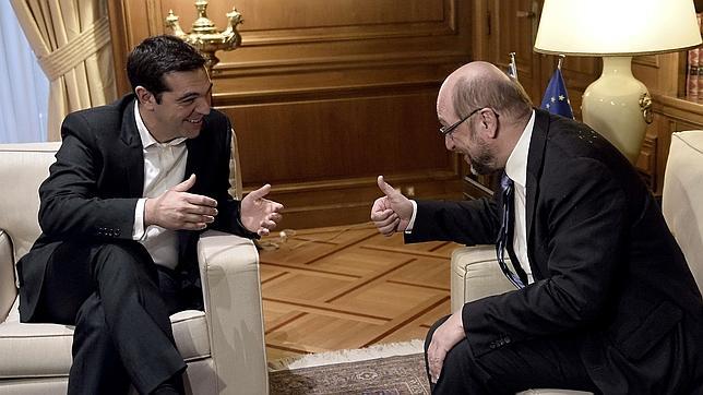 Alexis Tsipras, en su encuentro con el presidente del Parlamento Europeo, Martin Schulz, en Atenas