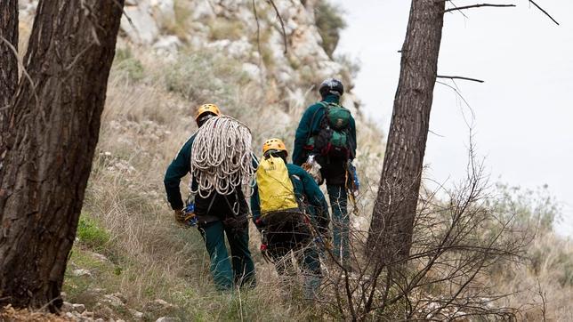 Miembros del Grupo realizan un simulacro de rescate en Ontinyent