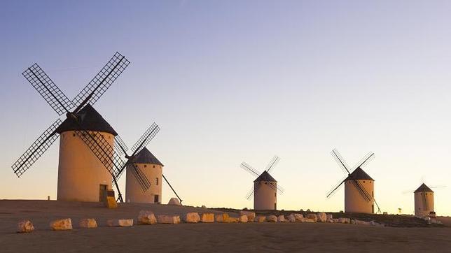 Los molinos de Campo de Criptana evocan batallas imposibles