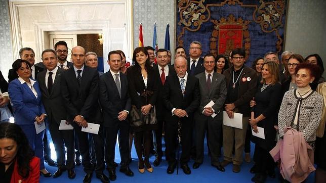 La Corporación Municipal al completo, en la toma de posesión de Miguel Valor como alcalde