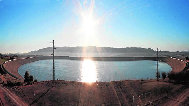 Imagen del embalse de San Diego (Villena) tomada en enero de 2011