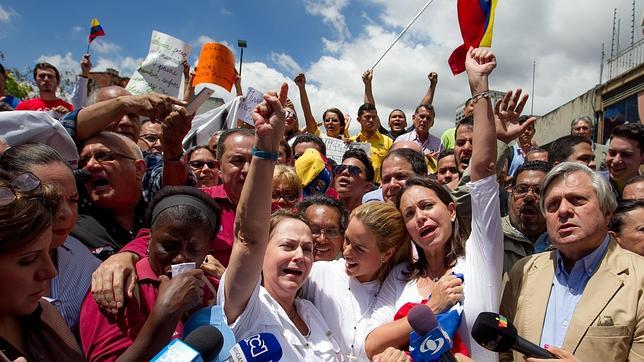 El Parlamento Europeo exige a Maduro que ponga fin a la persecución y represión de la oposición El Parlamento Europeo exige a Maduro que ponga fin a la persecución y represión de la oposición
