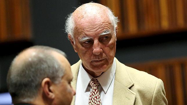 Bob Hewitt, durante el juicio