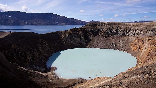 Los lagos en cráteres volcánicos más asombrosos del mundo