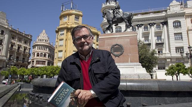 José Calvo Poyato, con su libro dedicado a El Gran Capitán