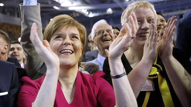 Nicola Sturgeon celebra los resultados del SPN
