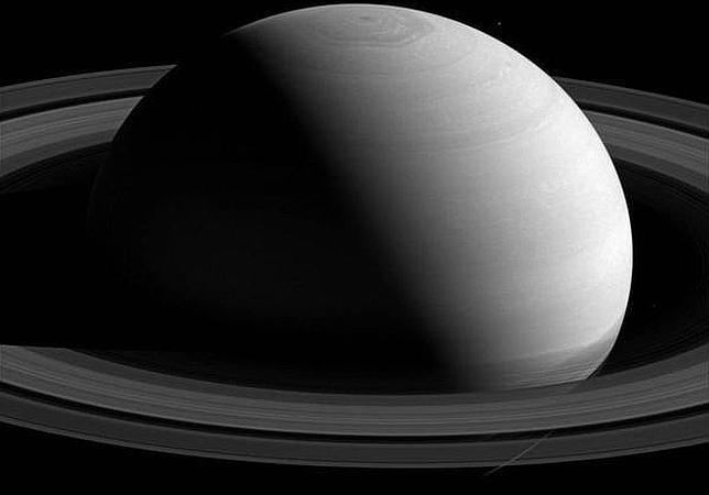 La impresionante imagen de Saturno