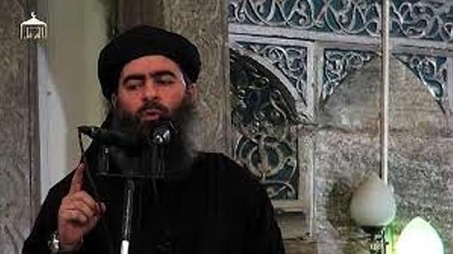 Al Bagdadi, en una de sus escasas apariciones en público, en una mezquita de Mosul