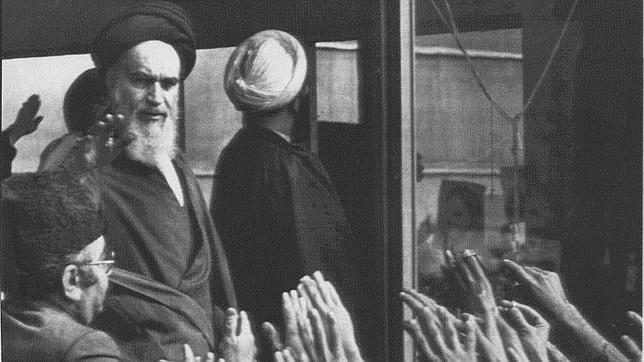 El sha de Persia pidió al Mossad que asesinara a Jomeini