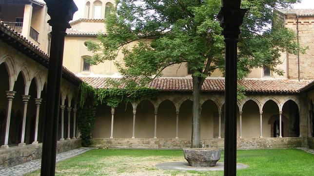 Claustro del Monasterio de San Juan de las Abadesas.