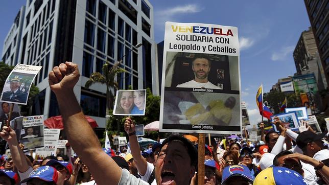 Daniel Ceballos tiene las manos y el riñón afectados por la huelga de hambre Daniel Ceballos tiene las manos y el riñón afectados por la huelga de hambre