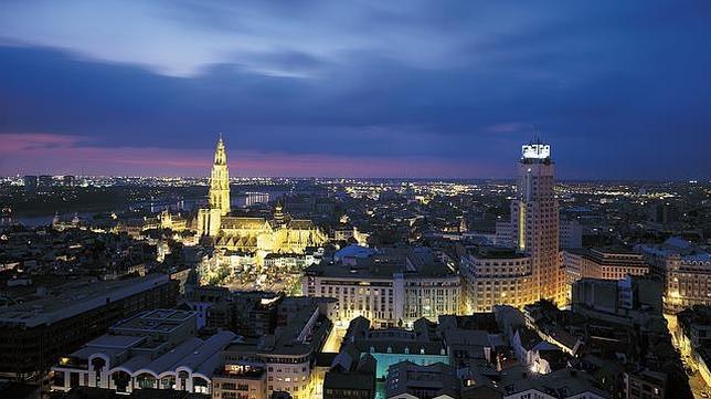 Vista nocturna de Amberes