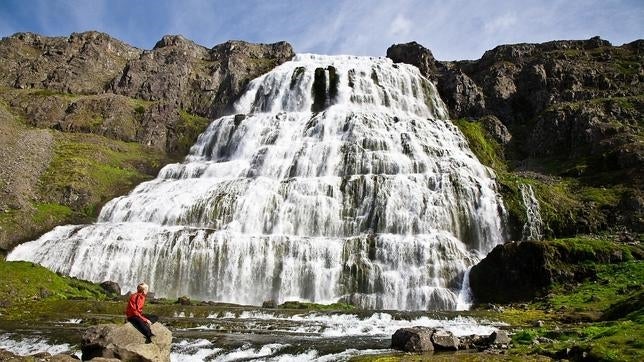 Dynjandifoss: cien metros de caída de agua