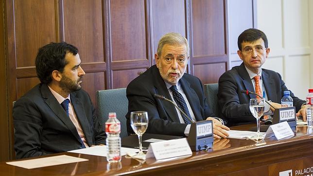 El secretario de Estado de Administraciones Públicas, Antonio Beteta, en un curso de la UIMP