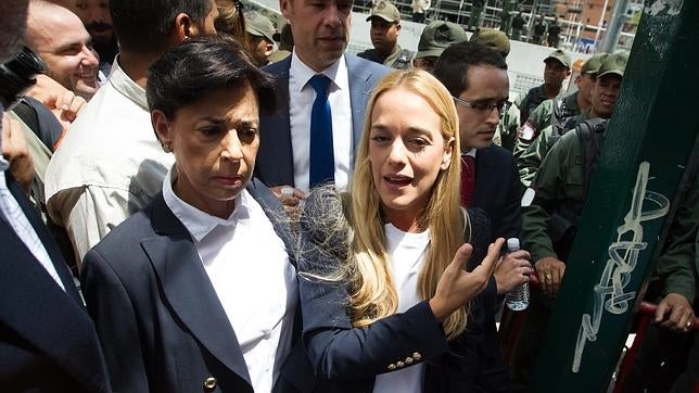 Lilian Tintori: «Les he dicho a mis hijos que reciban a su padre con los brazos abiertos»