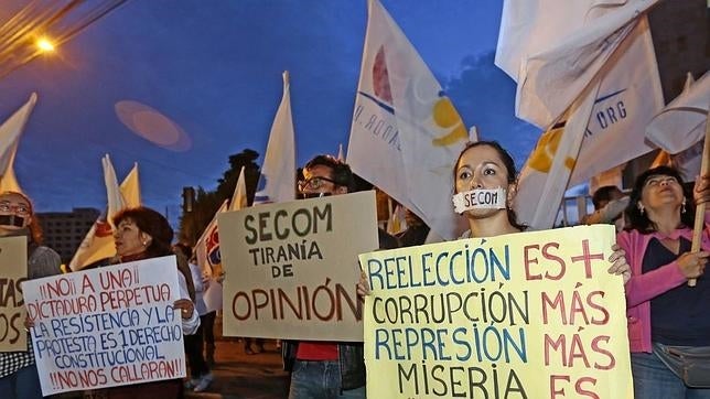 Nuevo ataque del Gobierno de Correa contra la libertad de expresión en Ecuador