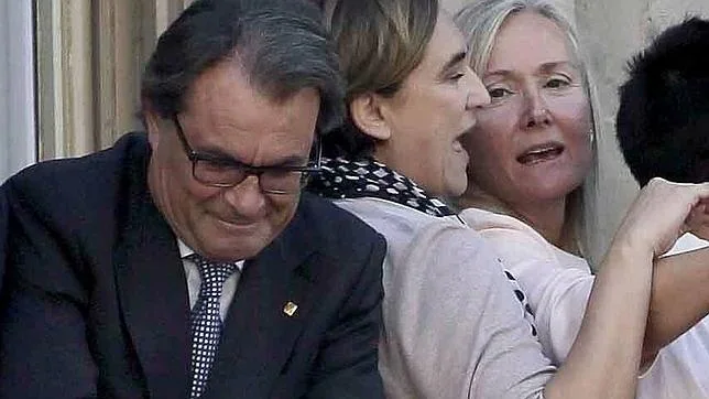 Artur Mas, durante el enfrentamiento por las banderas en el Ayuntamiento de Barcelona