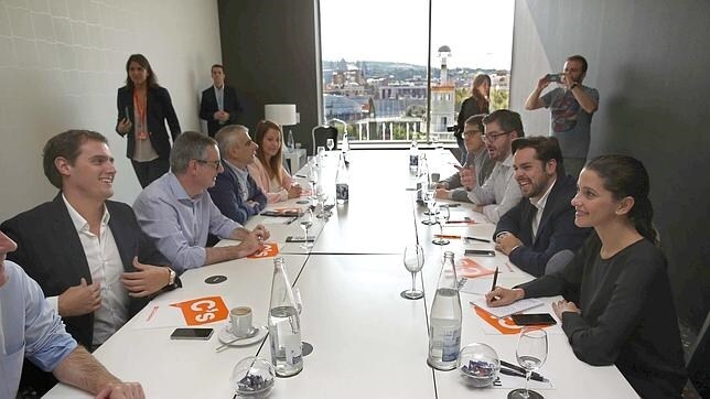 Reunión del equipo electoral de Ciudadanos para valorar los resultados.