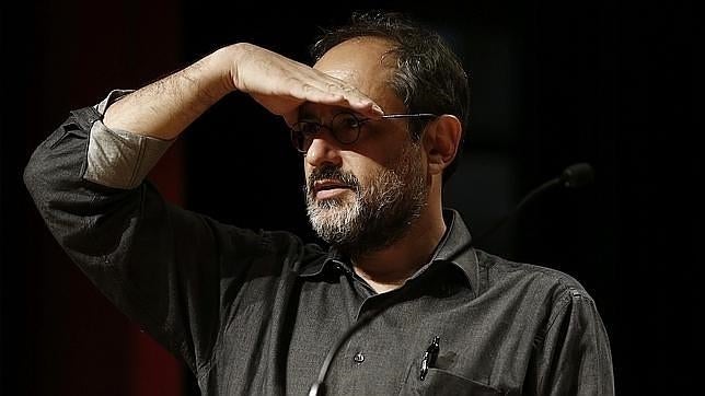 Antonio Baños insta al Parlament a «desobedecer» sentencias y leyes del Estado