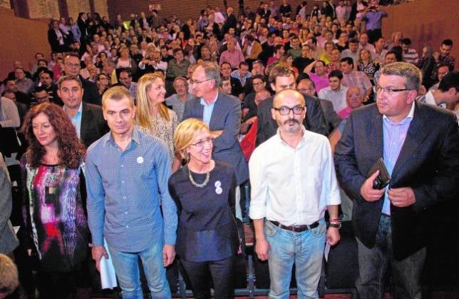 Rosa Díez, junto a Alicia Andújar, Toni Cantó, Eduardo Gónez y Fernando Llopis, ayer en Valencia